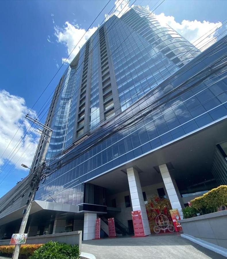 Condotel Aeon Towers Davao 20Mbps Wifi Екстер'єр фото